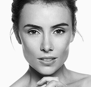 Rhinoplasty (nose job) model 01, Specialist Plastic Surgeon Dr Jeremy Richardson